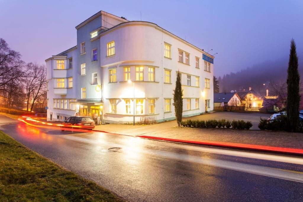 Hotel Grand Tanvald Exterior photo