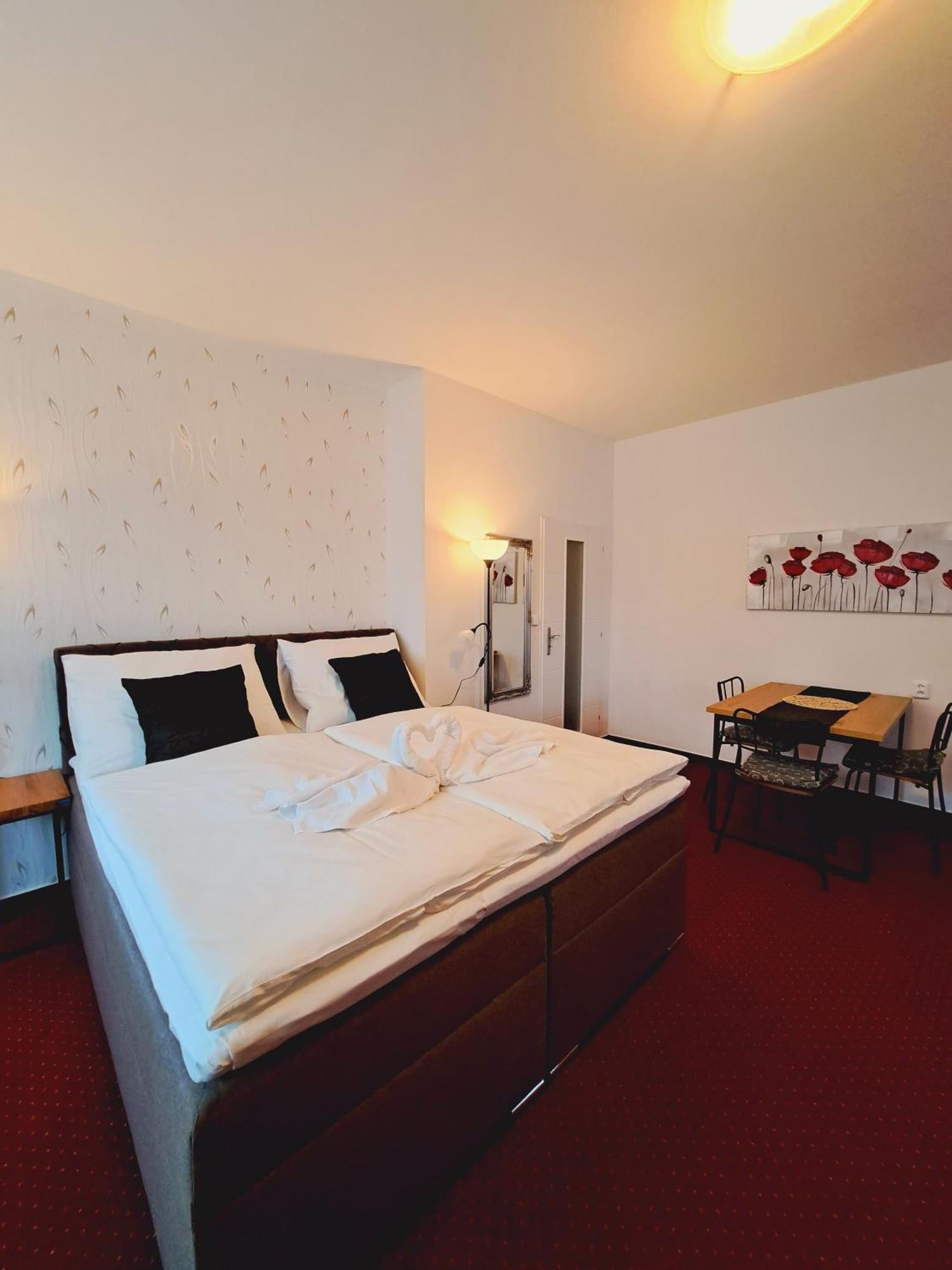 Hotel Grand Tanvald Exterior photo