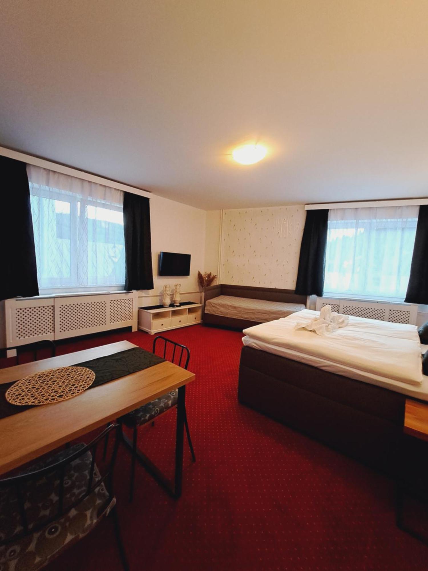 Hotel Grand Tanvald Exterior photo