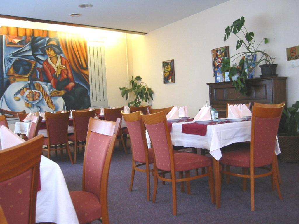 Hotel Grand Tanvald Exterior photo